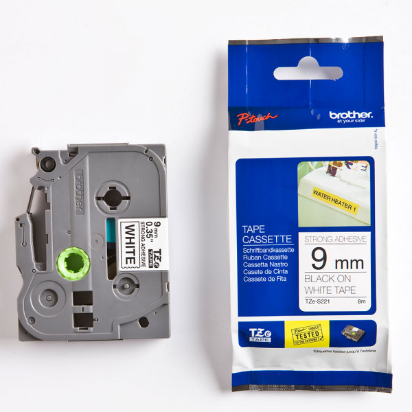 Schriftbänder Brother TZe-S221 mit Verpackung